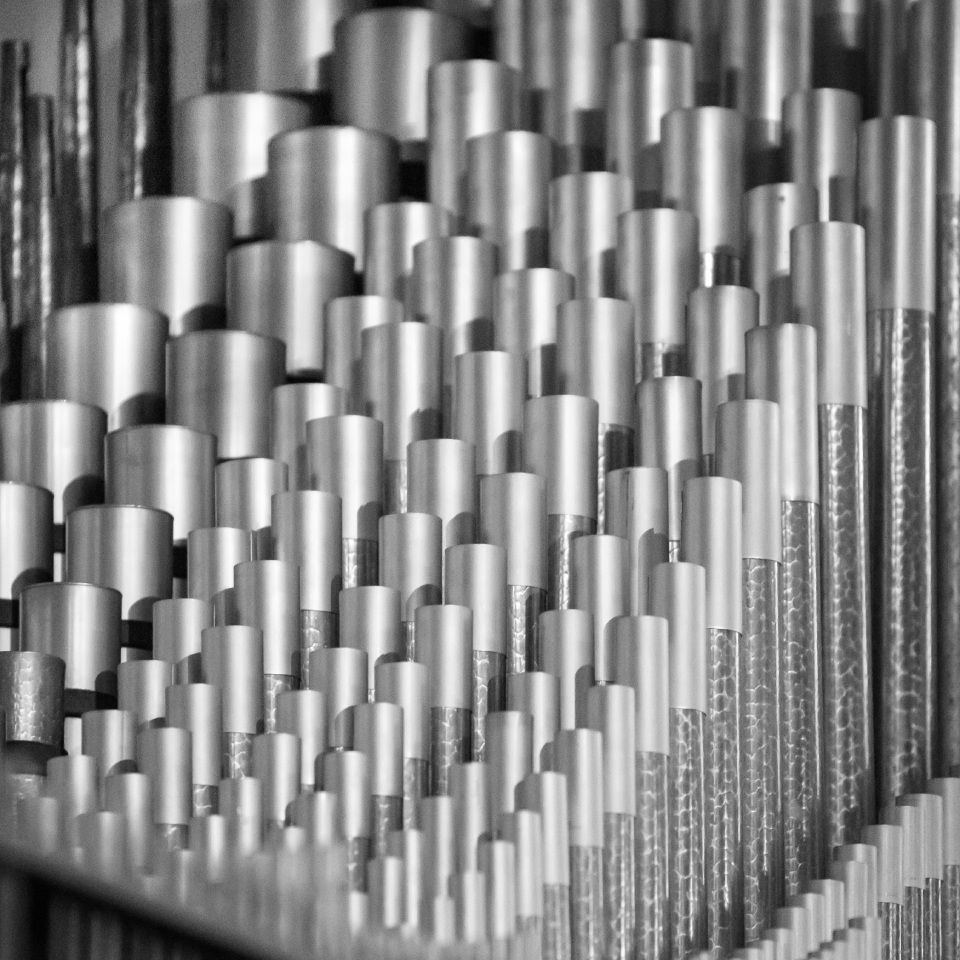 Tubos metálicos en perspectiva